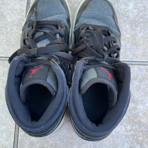 Air Jordan 1 Mid Premium - Picture 10 of 16